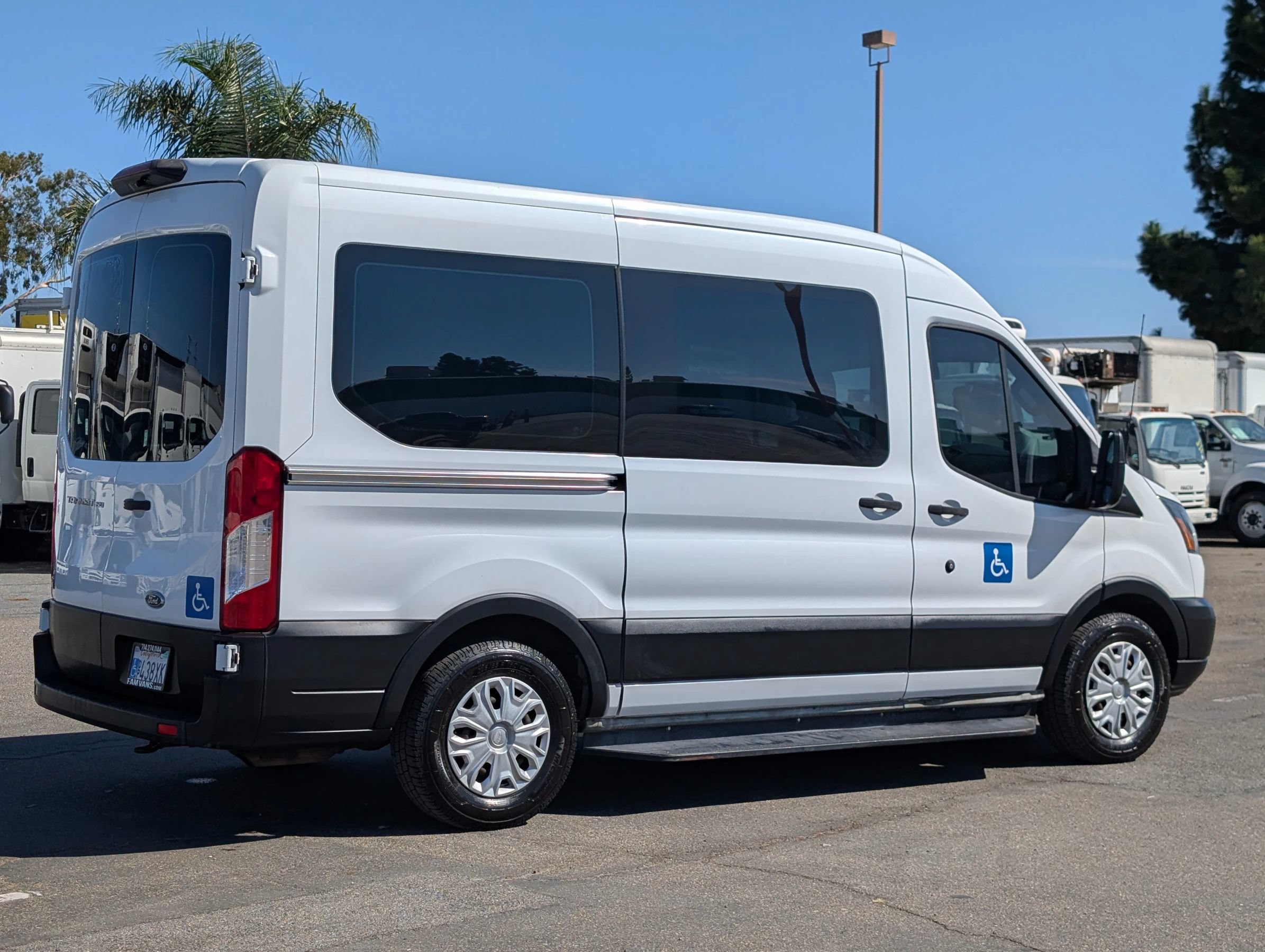 Used 2019 Ford Transit 150 130 Medium Roof RWD image 8