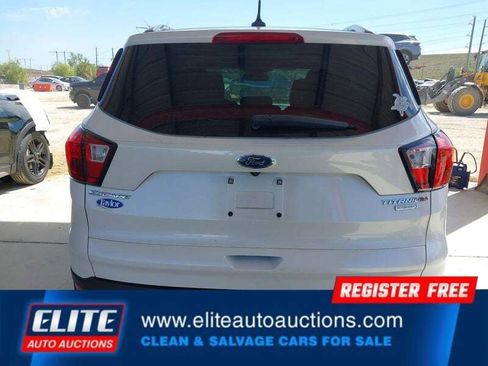 Used 2019 Ford Escape Titanium image 32