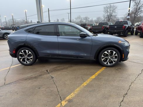 Used 2021 Ford Mustang Mach-E Premium image 6