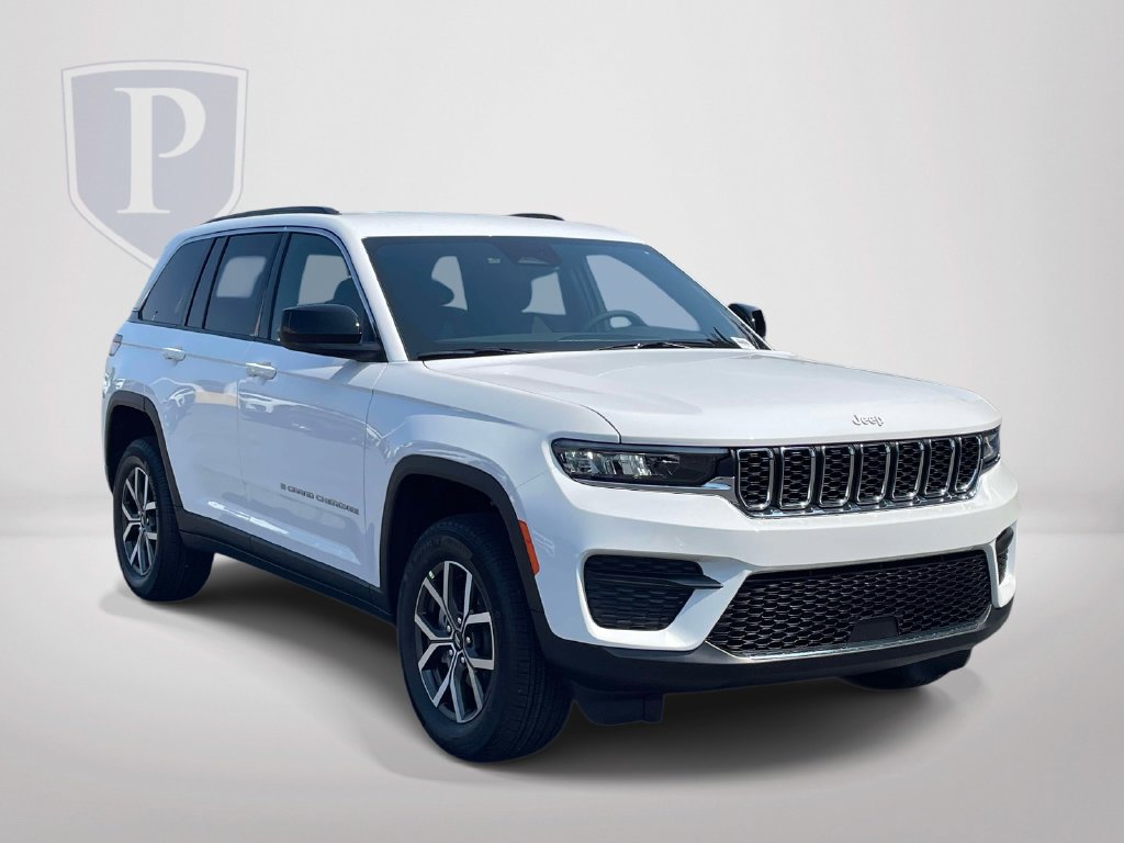 New 2027 Jeep Grand Cherokee Laredo AWD/4WD image 2