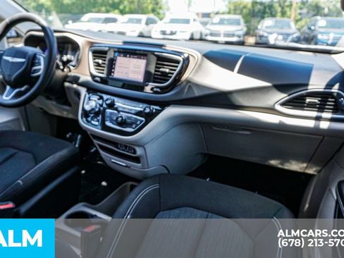 Used 2023 Chrysler Voyager LX FWD image 24