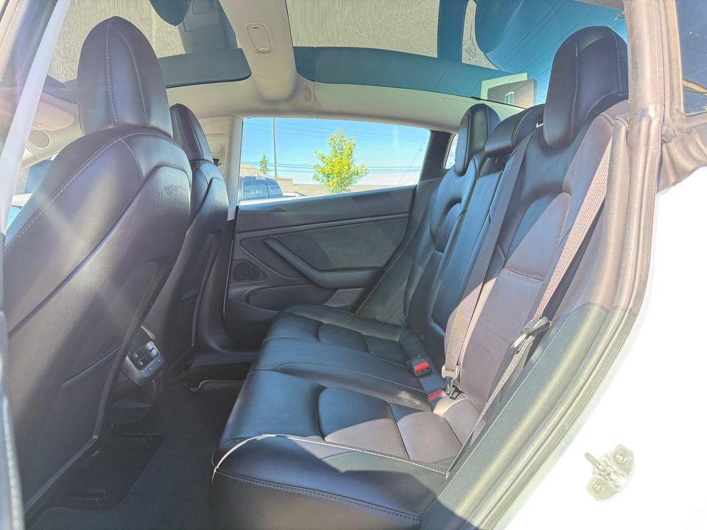 Used 2019 Tesla Model 3 AWD/4WD image 11