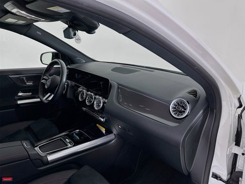 Certified 2025 Mercedes-Benz GLA 250 image 30