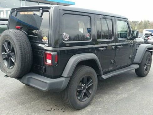 Used 2023 Jeep Wrangler Unlimited Sport image 7