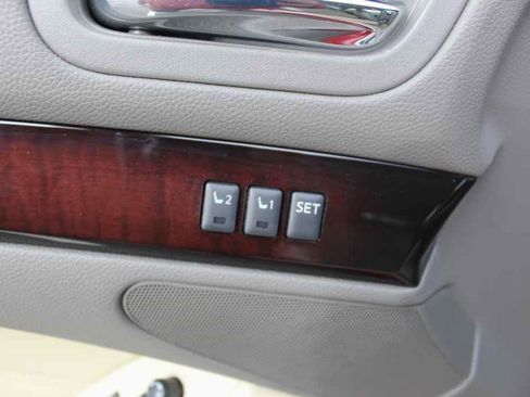 Used 2014 INFINITI Q60 Convertible w/ Premium Package image 14