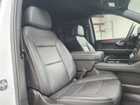 Used 2025 GMC Yukon XL Denali AWD/4WD image 42