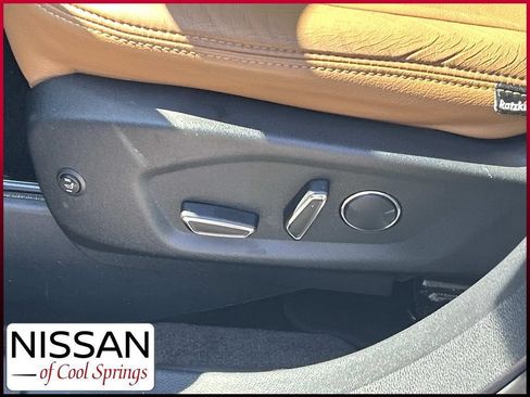 Used 2018 Ford Explorer XLT FWD image 16