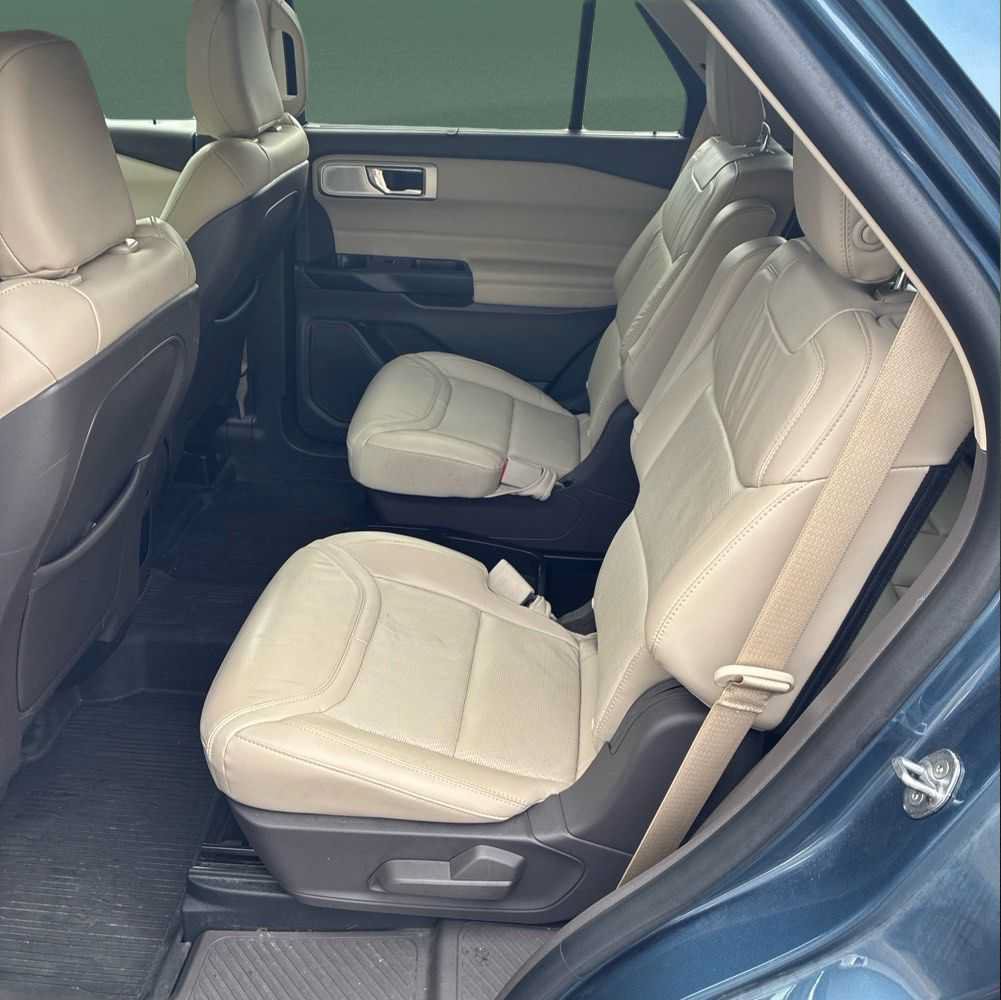 Used 2020 Ford Explorer Platinum w/ Premium Technology Package AWD/4WD image 5