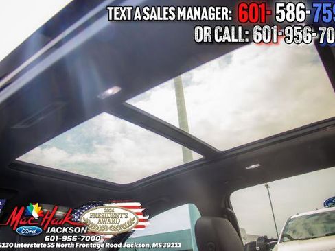 Used 2024 Chevrolet Traverse Z71 w/ Enhanced Driving Package AWD/4WD image 12