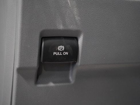 Used 2025 Ford F250 XL AWD/4WD image 16