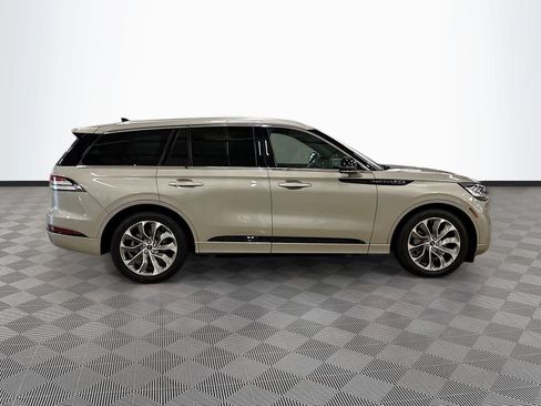 Used 2023 Lincoln Aviator Grand Touring w/ Equipment Group 301A AWD/4WD image 4