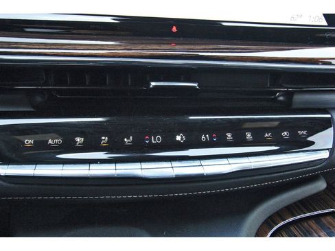 Certified 2024 Cadillac Escalade ESV Premium Luxury image 25