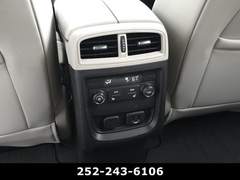 Used 2020 Buick Envision Essence FWD image 28