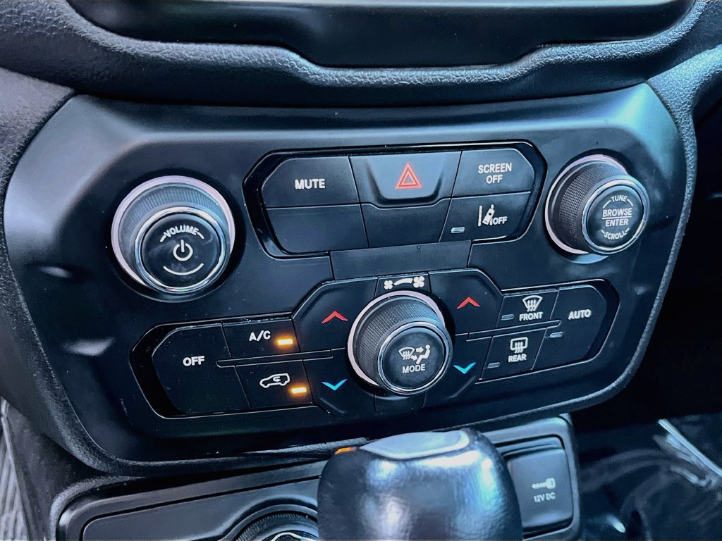 Used 2021 Jeep Renegade Trailhawk w/ Sun & Sound Group AWD/4WD image 16