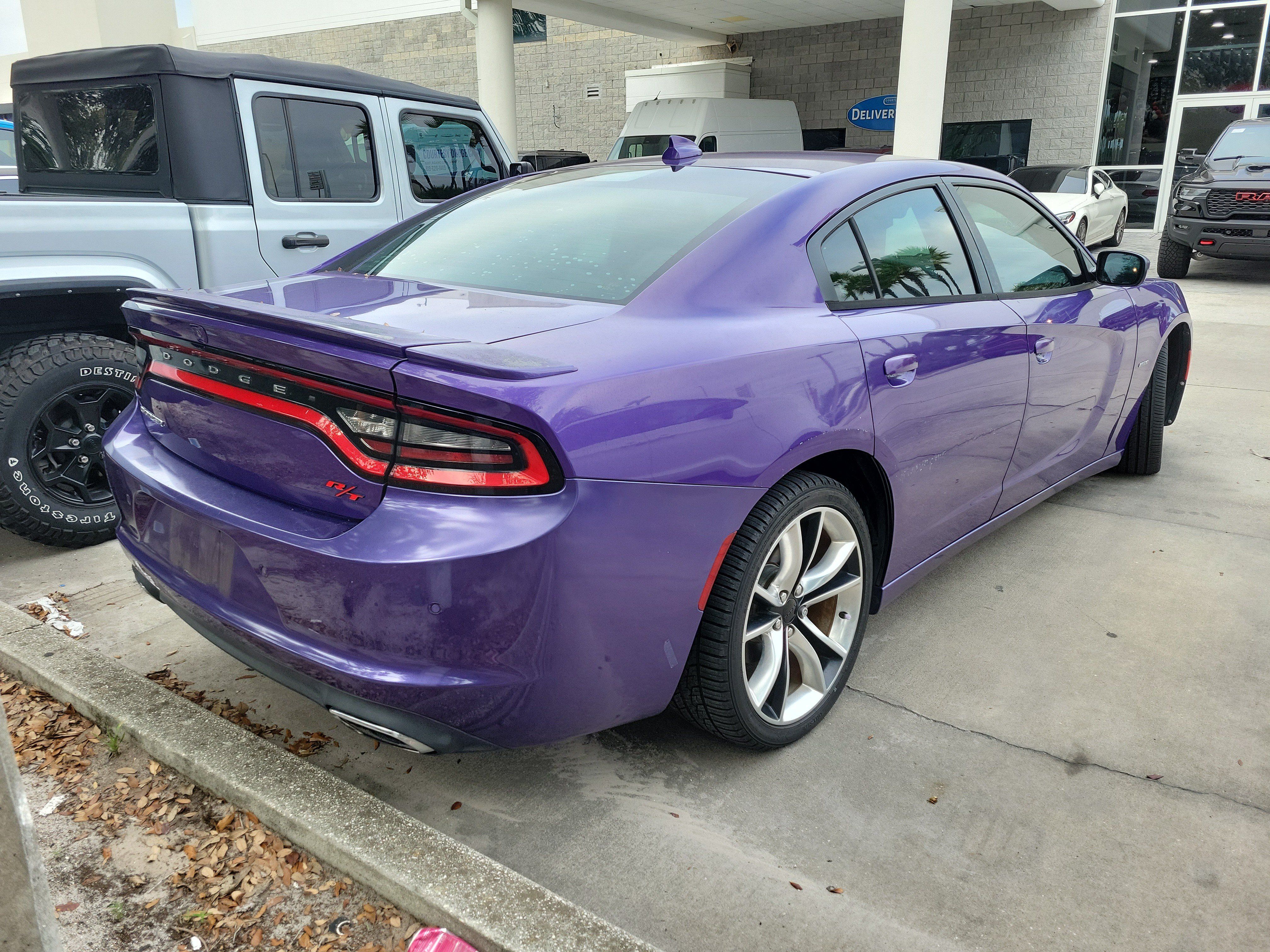 Used 2016 Dodge Charger R/T RWD image 3