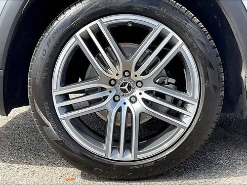 Used 2025 Mercedes-Benz GLS 450 4MATIC image 37