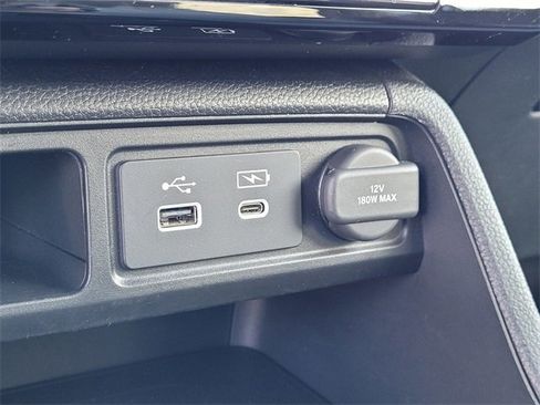 Used 2023 Honda Pilot LX image 23