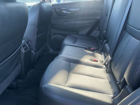 Used 2017 Nissan Rogue SL w/ SL Premium Package image 20