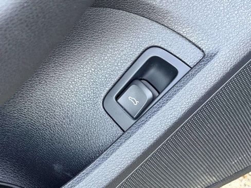 Used 2017 Audi A3 2.0T Premium image 16