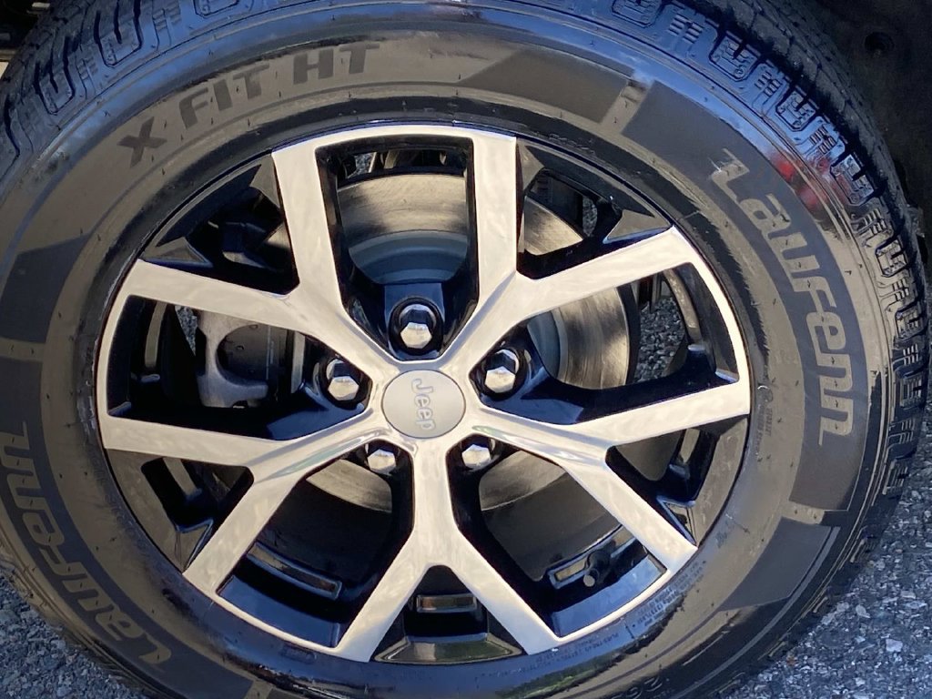Certified 2023 Jeep Grand Cherokee Limited AWD/4WD image 25