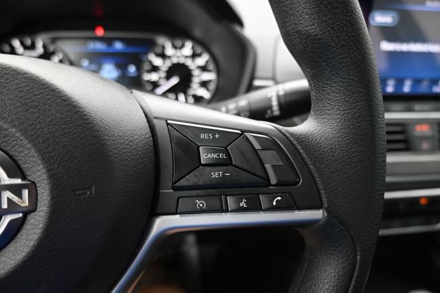 Used 2025 Nissan Altima 2.5 SV FWD image 15