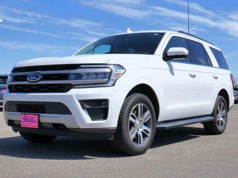 Used 2022 Ford Expedition XLT AWD/4WD image 1