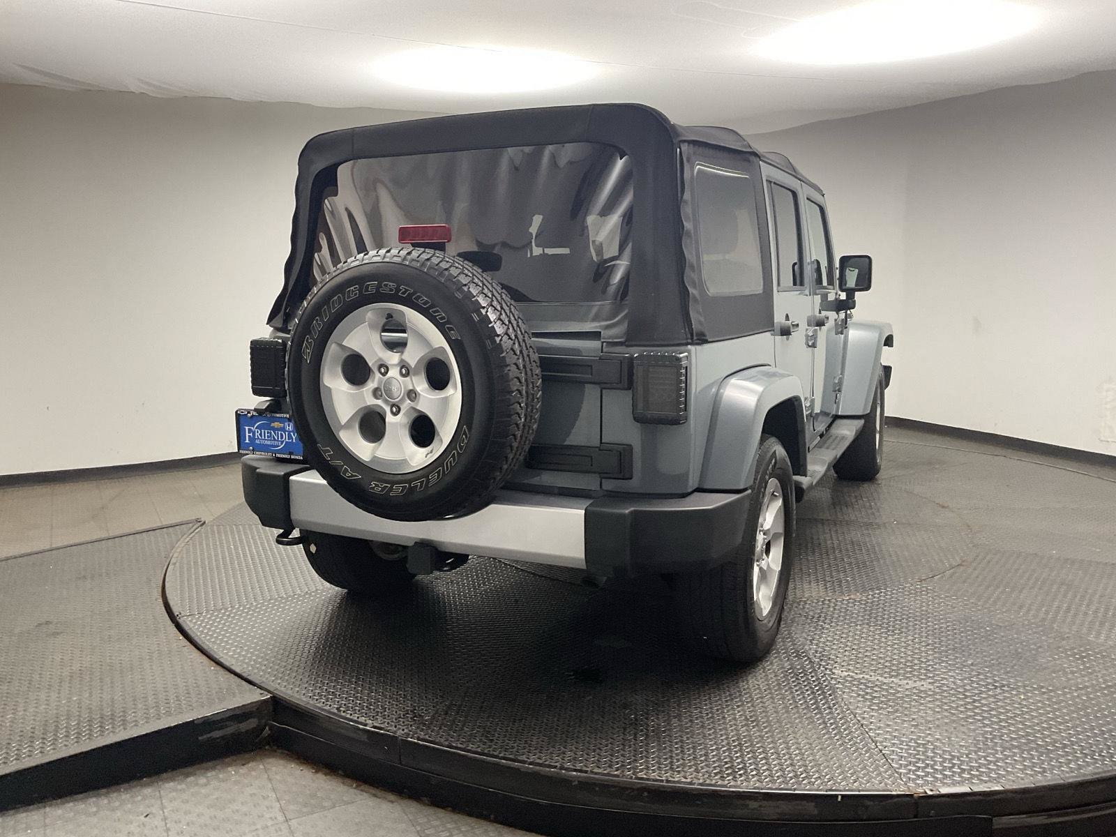 Used 2015 Jeep Wrangler Unlimited Sahara AWD/4WD image 7