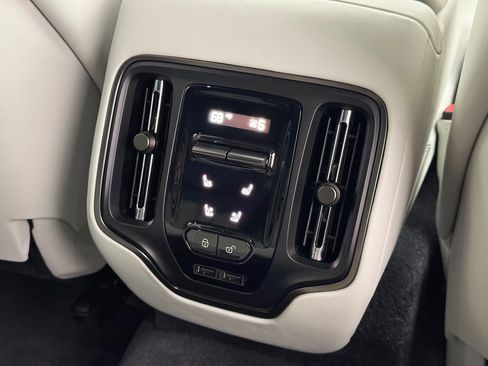 Used 2025 Aston Martin DBX 707 image 28