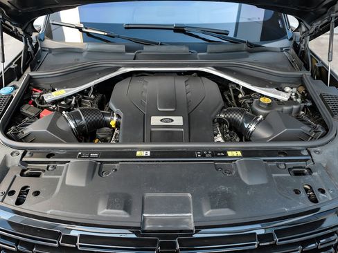 Used 2023 Land Rover Range Rover SE image 65