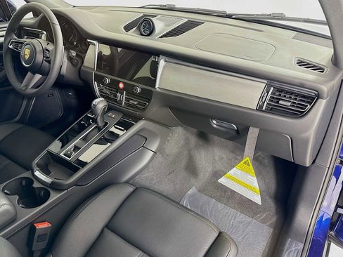 New 2026 Porsche Macan image 31