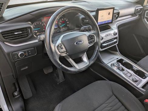 Used 2021 Ford Explorer XLT image 10