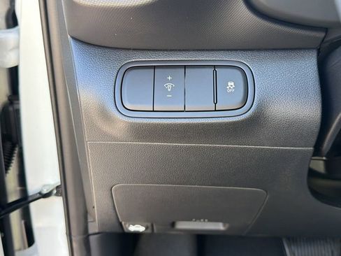 New 2026 Hyundai Venue SEL FWD image 33