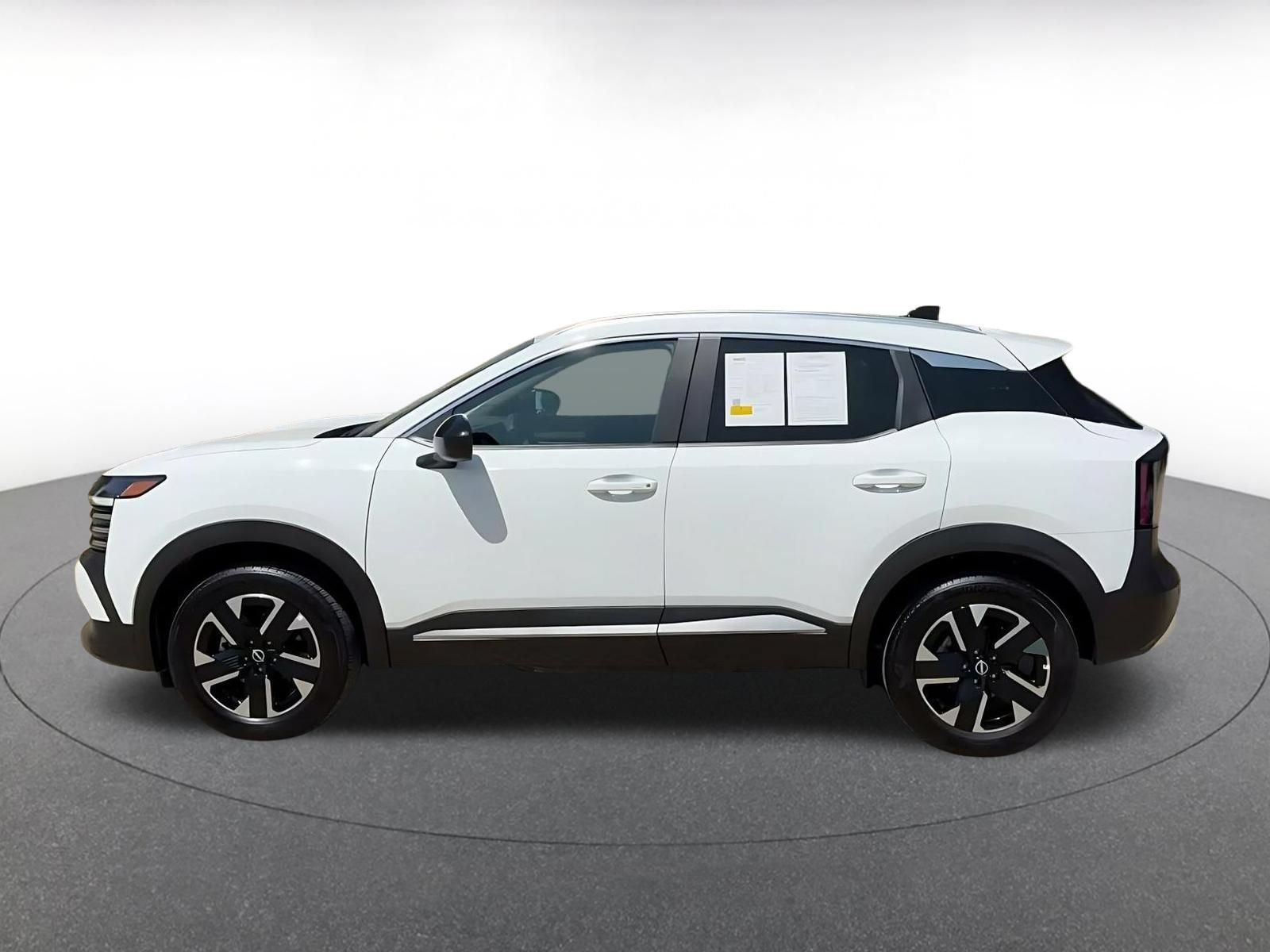 Used 2026 Nissan Kicks SV w/ Cold Weather Package AWD/4WD image 8