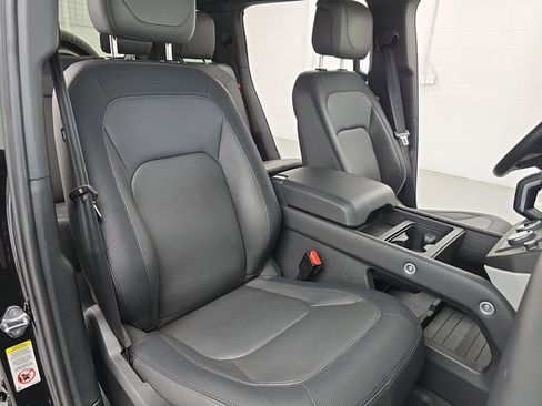 Certified 2024 Land Rover Defender 110 X-Dynamic SE image 17
