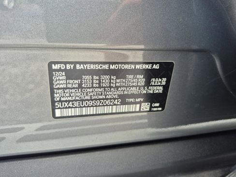 Used 2025 BMW X5 xDrive50e AWD/4WD image 36