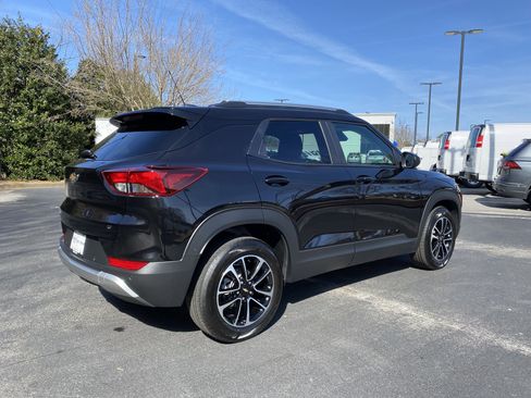 Used 2026 Chevrolet TrailBlazer LT w/ Convenience Package image 9