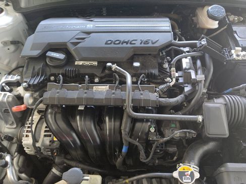 Used 2022 Hyundai Elantra SEL w/ Convenience Package FWD image 30
