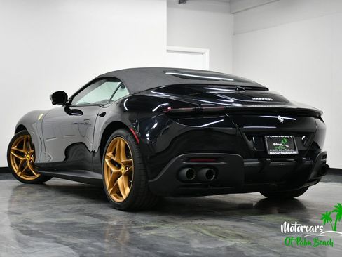 Used 2024 Ferrari Roma Spider RWD image 10