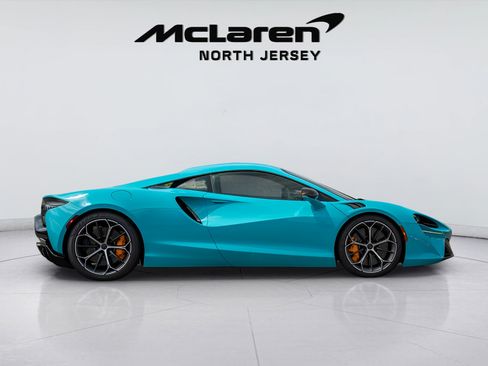 New 2025 McLaren Artura RWD image 7
