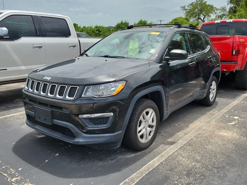 Used 2018 Jeep Compass Sport w/ Tech Group FWD image 3