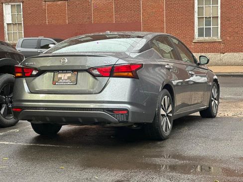 Used 2021 Nissan Altima 2.5 SV FWD image 4