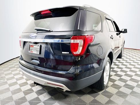 Used 2016 Ford Explorer XLT w/ Equipment Group 202A image 7