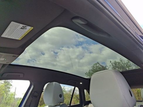 Used 2021 Volkswagen ID.4 Pro S w/ Gradient Package image 17