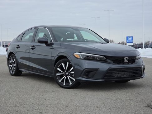 Used 2023 Honda Civic EX-L image 2