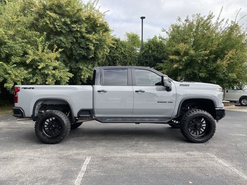 Used 2025 Chevrolet Silverado 2500 Custom w/ Custom Value Package AWD/4WD image 10