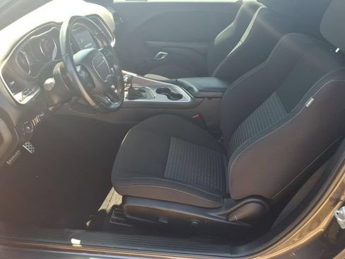 Used 2022 Dodge Challenger R/T RWD image 10