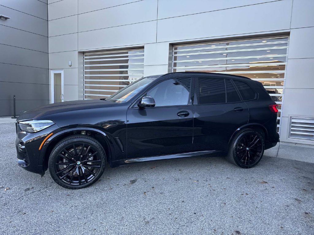 Used 2023 BMW X5 xDrive40i w/ M Sport Package AWD/4WD image 3