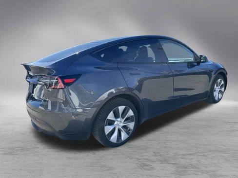 Used 2021 Tesla Model Y Long Range image 5