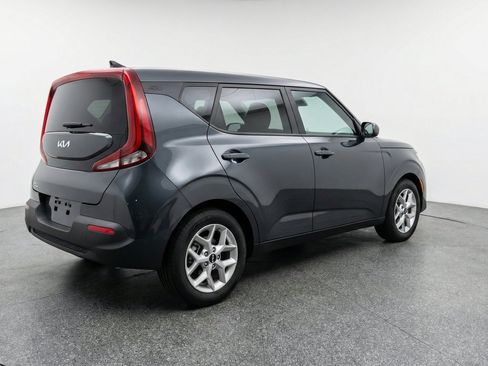 Used 2025 Kia Soul LX w/ LX Technology Package FWD image 9