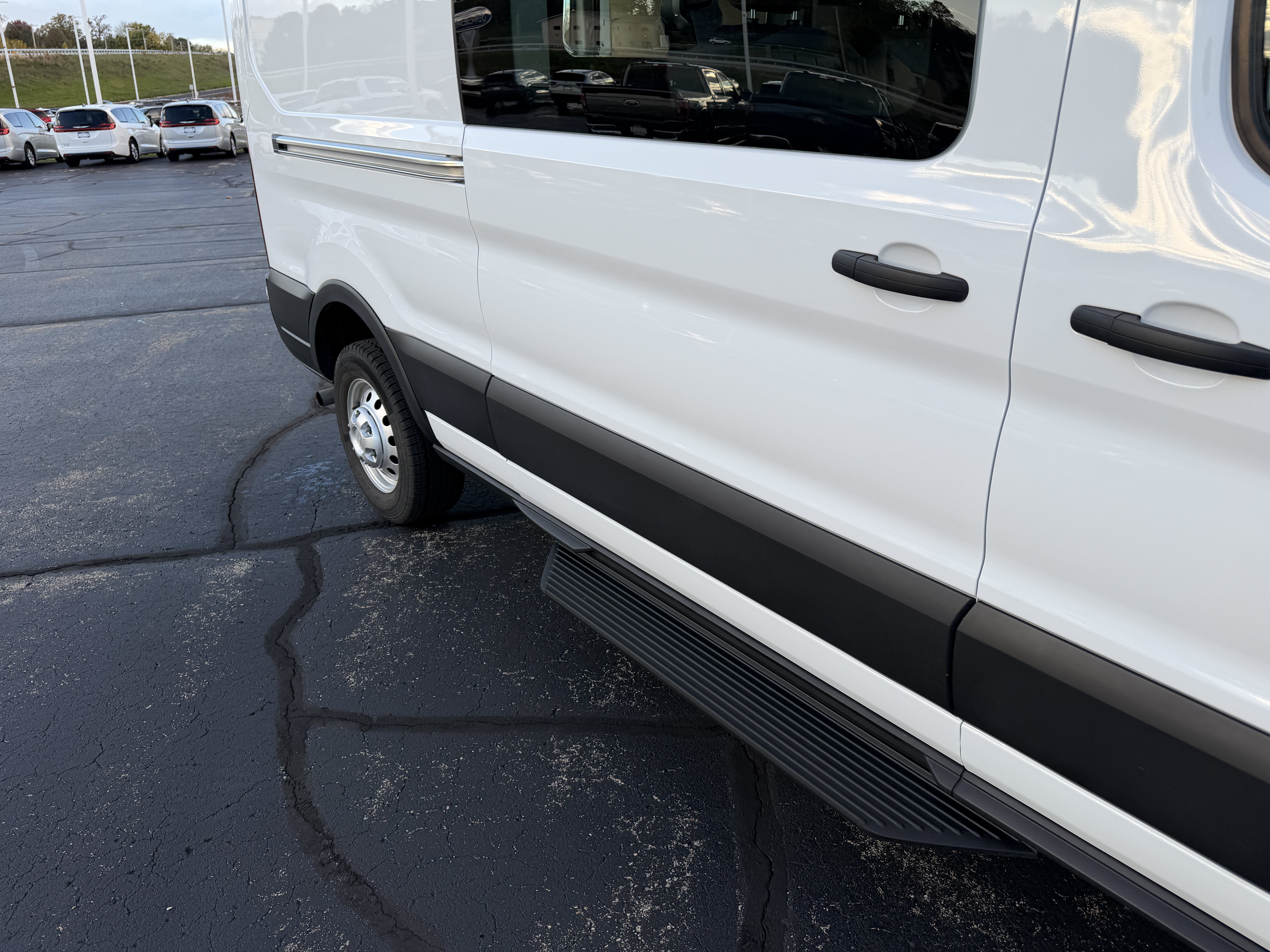 Certified 2021 Ford Transit 250 Medium Roof AWD image 27